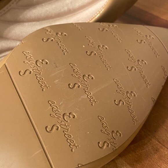 Kitten Heel Nude Sling Back Pump Women's Size 6 - Picture 8 of 10